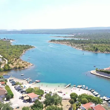 Apartman Antolica By Interhome